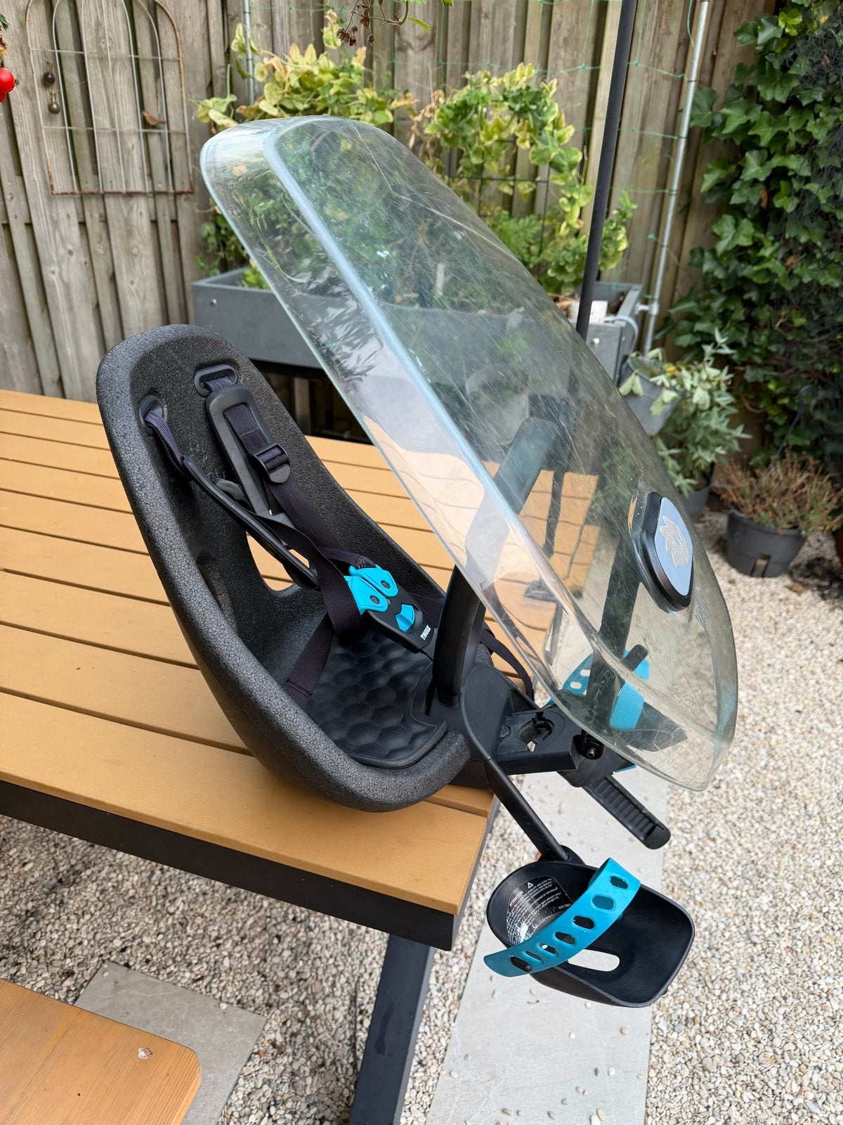 Thule Nexxt Mini met scherm, Fietsen en Brommers, Ophalen, Gebruikt, Voetsteuntjes, Voorzitje