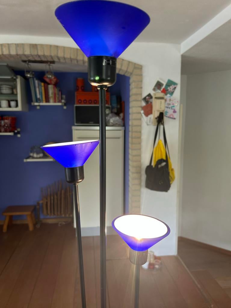 Massive vloerlamp met 3 blauwe kappen, Ophalen of Verzenden, Gebruikt, Metaal, 150 tot 200 cm