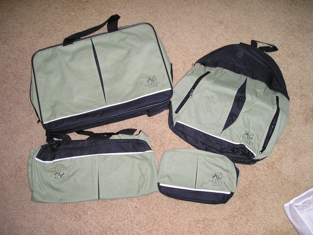 NIEUW - 4 delige tassenset - laptop-, reis-, rug-, toilettas, Ophalen, Nieuw, Overige kleuren, 30 cm of meer