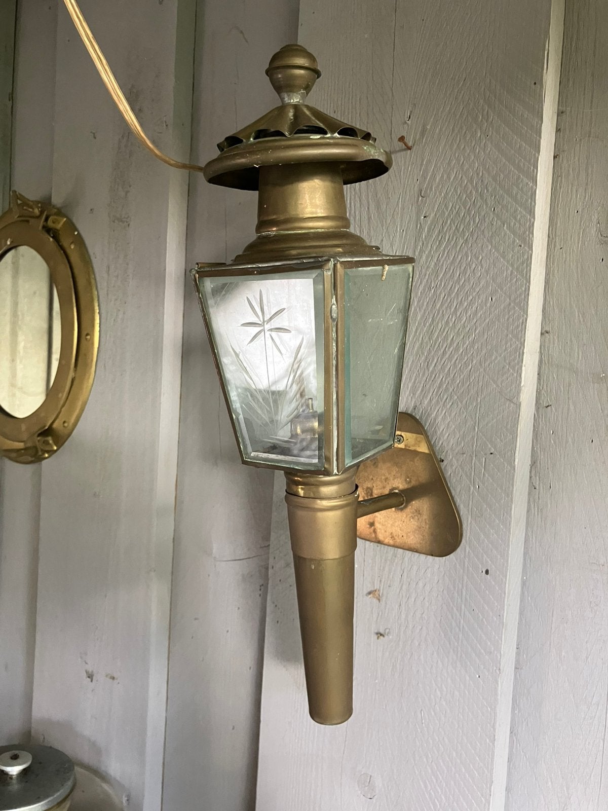 Antieke koetslamp, Ophalen