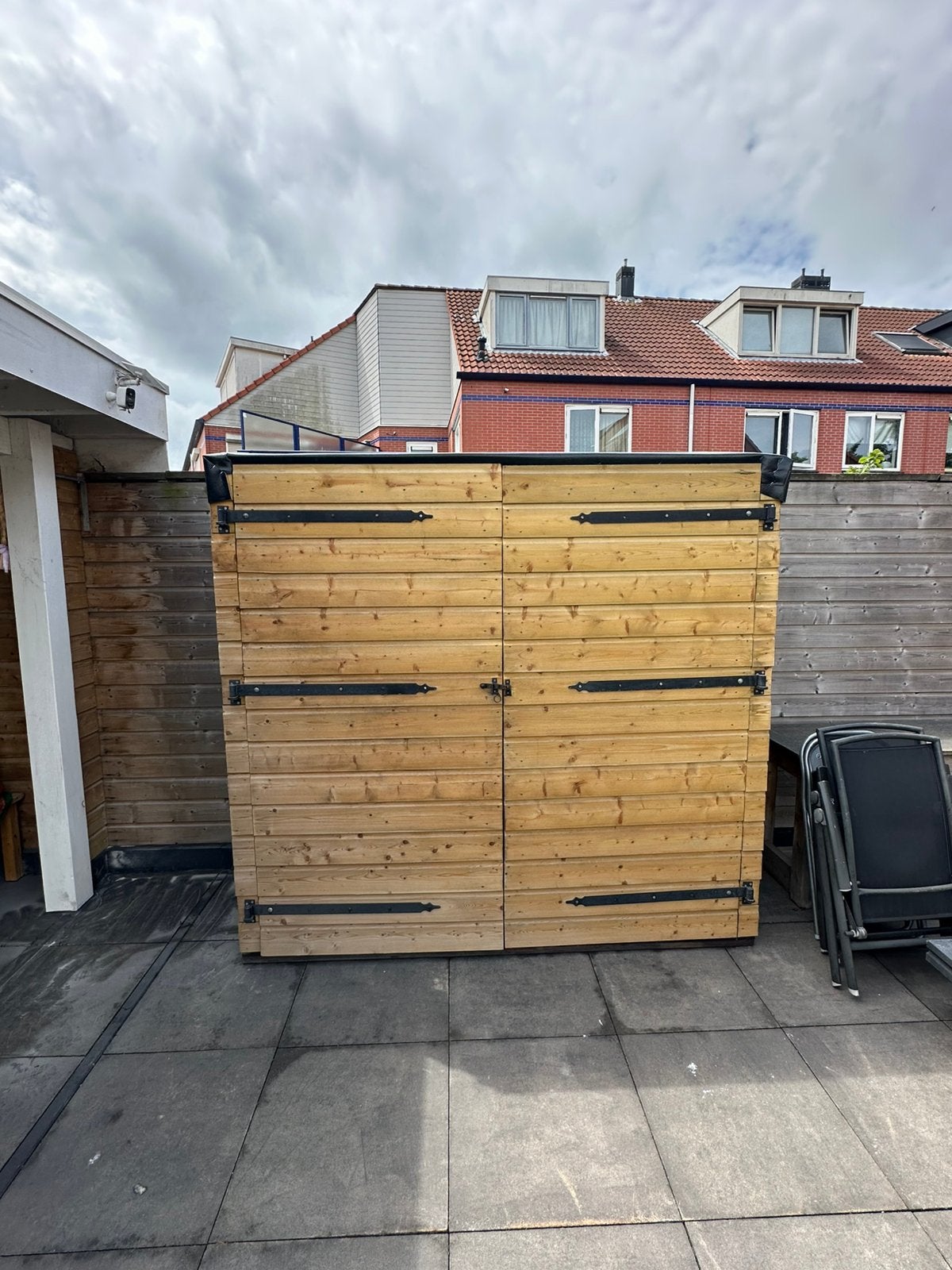 Zelfgemaakte houten tuinkast met veel opbergruimte, Tuin en Terras, Ophalen, Gebruikt, Hout, Overige typen