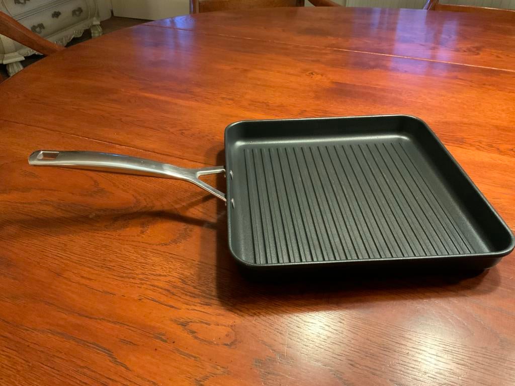 Le Creuset Les Forgees grillpan 28 x 28 cm met rvs handvat, Ophalen of Verzenden, Zo goed als nieuw, Aluminium, Koekenpan of Braadpan
