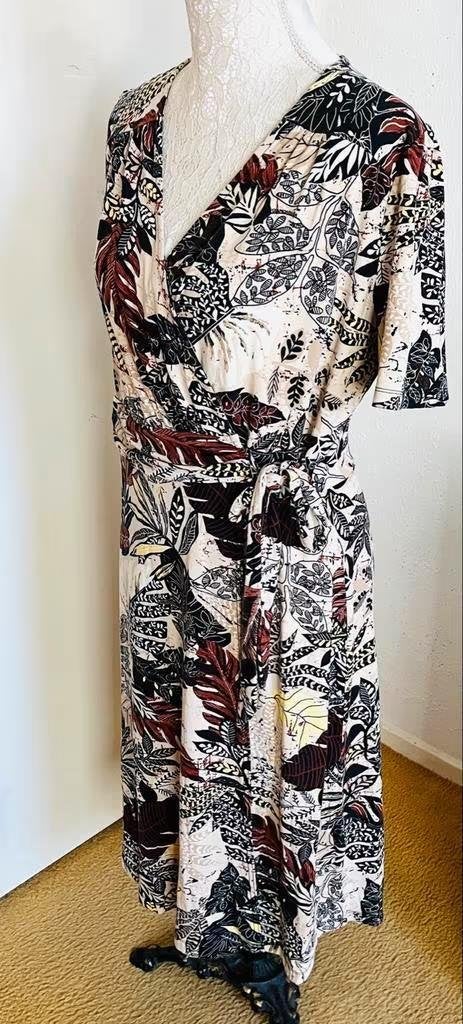 Tramontana overslagmodel jurk maat 40[v], Kleding | Dames, Jurken, Maat 38/40 (M), Overige kleuren, Ophalen of Verzenden, Zo goed als nieuw