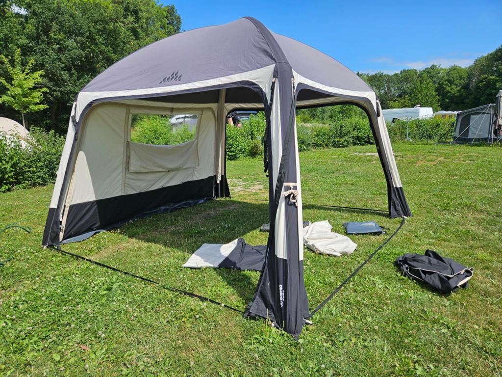Partytent opblaasbaar., Caravans en Kamperen, Ophalen of Verzenden, Zo goed als nieuw
