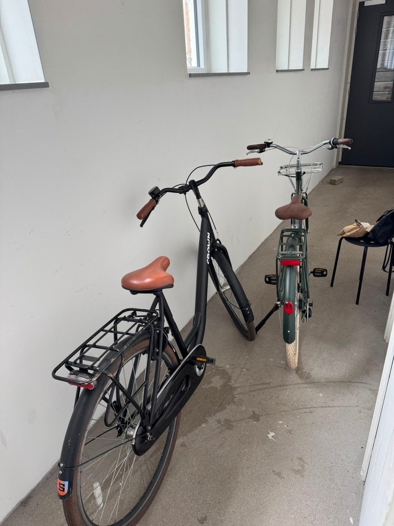 Elops 520 herenfiets & Crown Rio damesfiets, Minder dan 10 versnellingen, Aluminium, Zo goed als nieuw, Ophalen