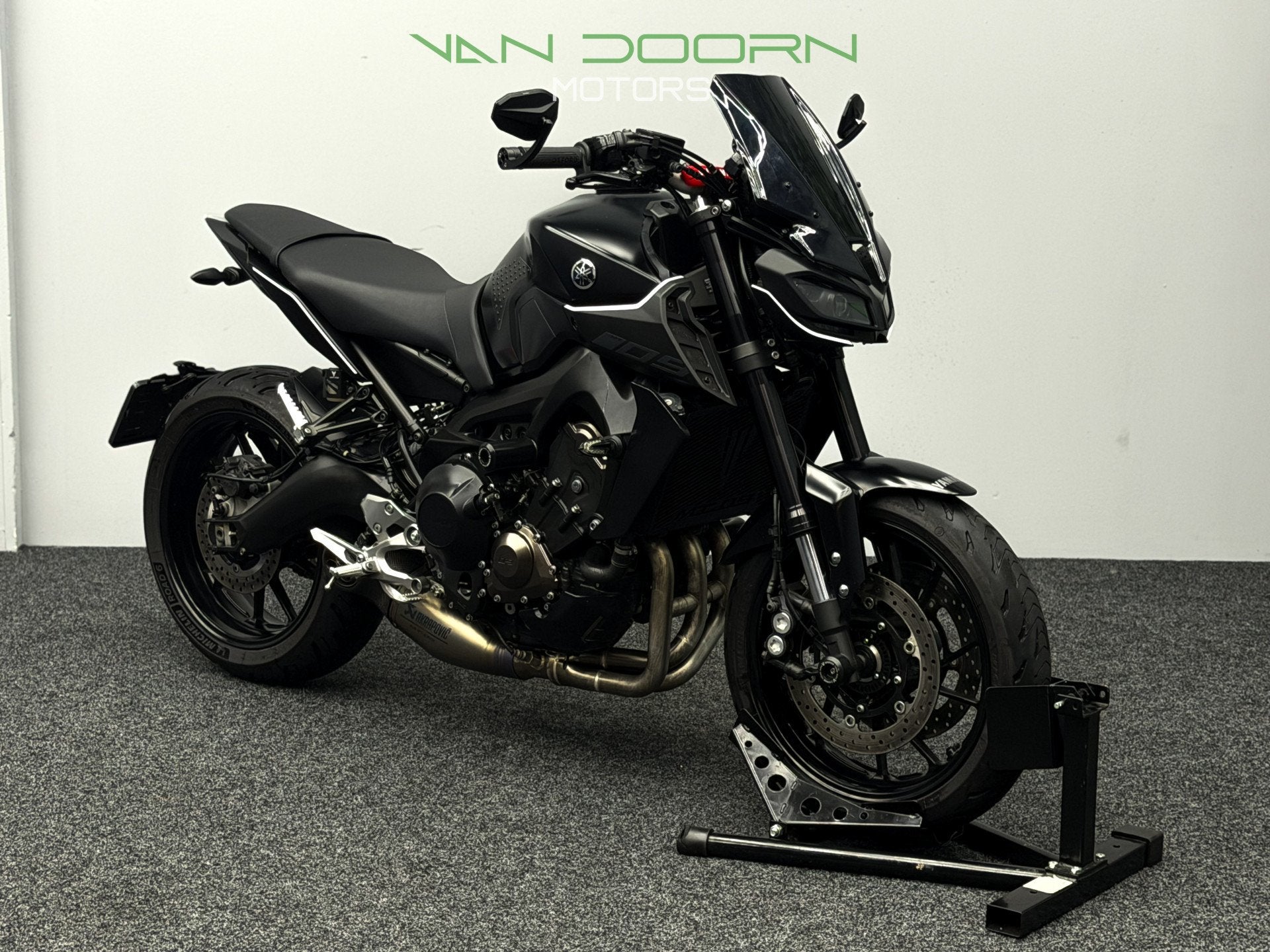 Yamaha MT-09 ABS | NL | Akrapovic | Full option! | QS | MT 0, Info@vandoornmotors.nl, Kraaivenstraat 23-5
5048AB  TILBURG, NL