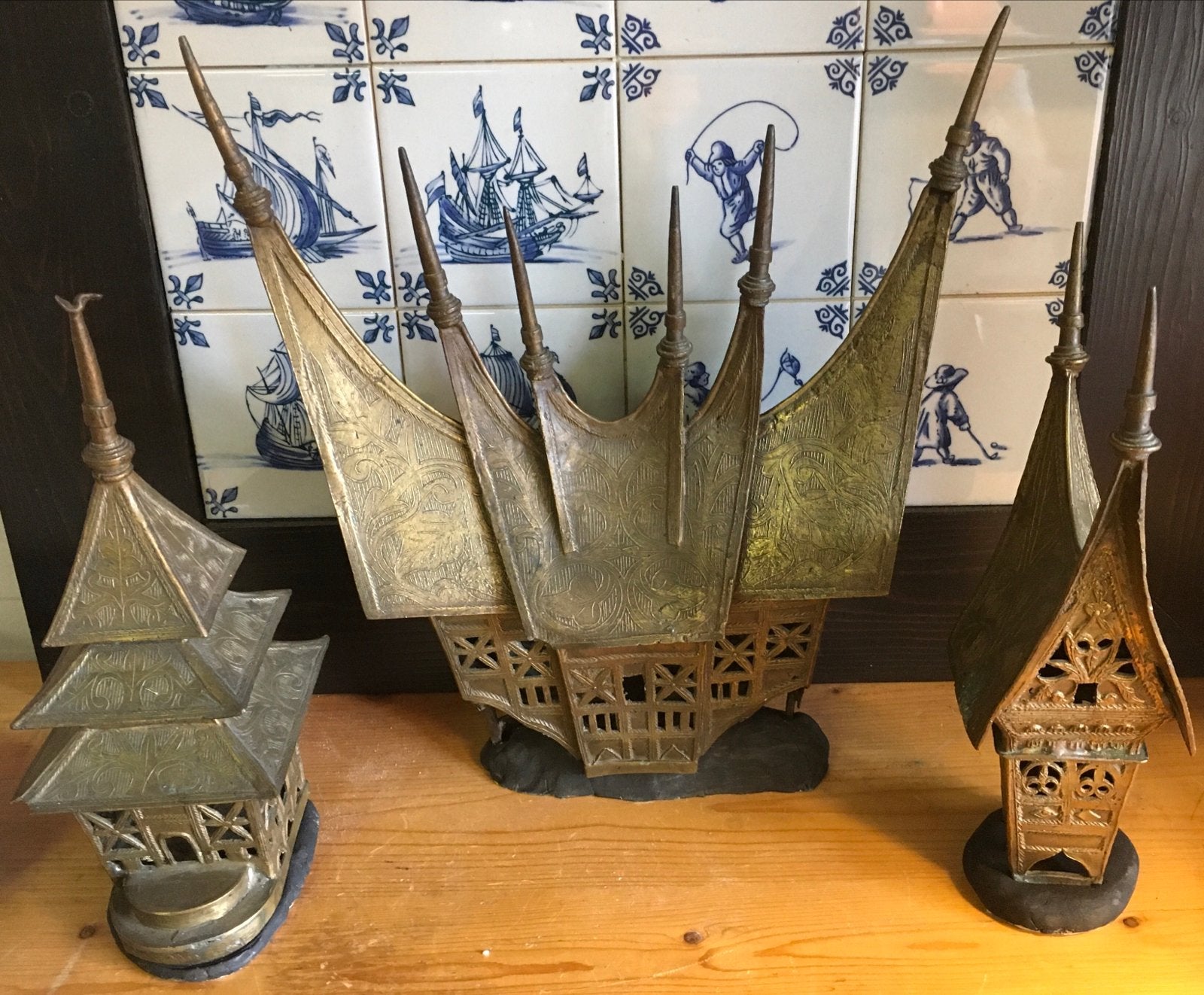 Antieke koperen miniatuur dorpshuizen Sumatra, Rangkian, Ophalen of Verzenden, Koper