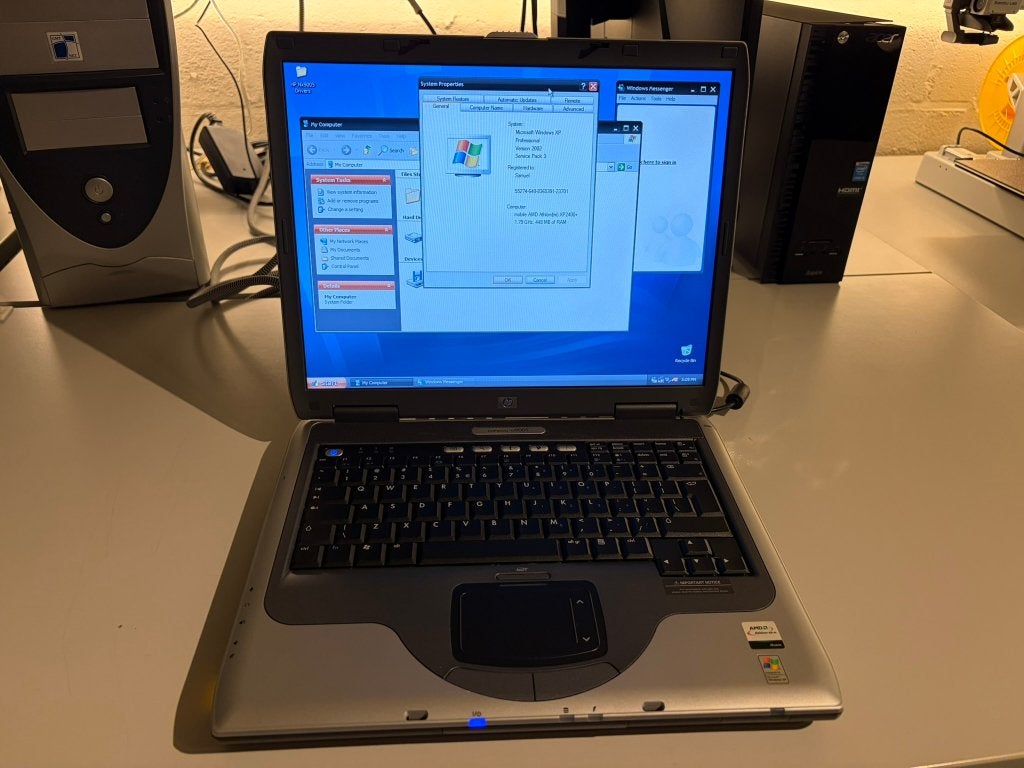 Compaq NX9005 (XP 2400+; 512Mb; 40GB; combo; 15" TFT), Computers en Software, Vintage Computers, Ophalen of Verzenden
