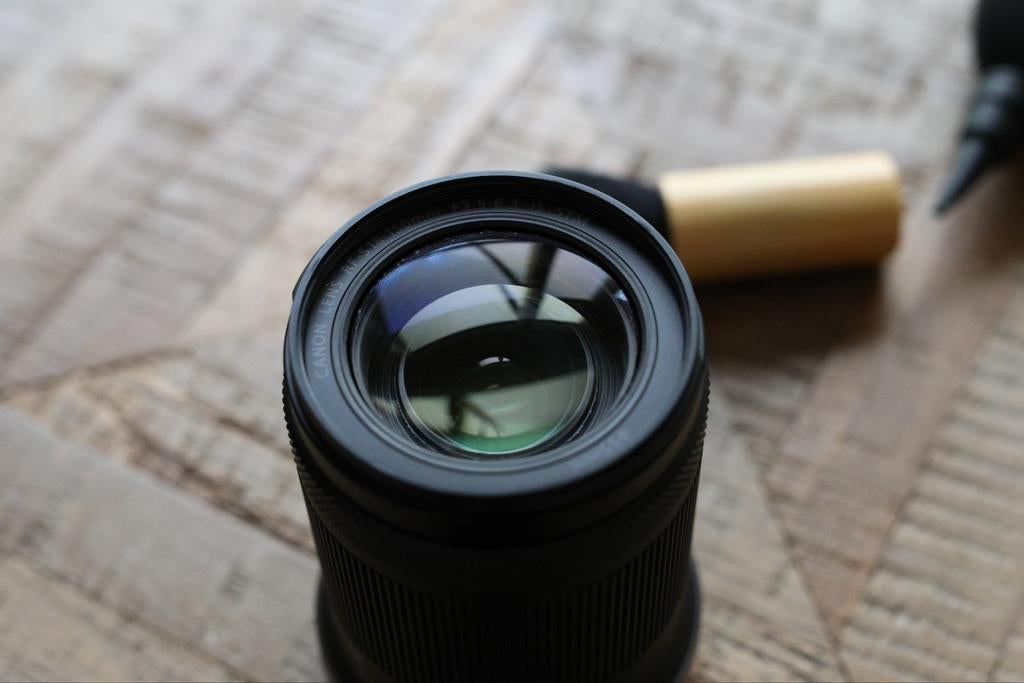 Canon RF 15-150mm f/3.5-6.3 IS STM lens, Ophalen of Verzenden, Zo goed als nieuw, Telelens