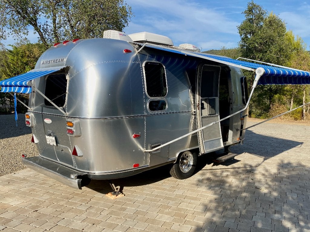 Foto 3 van Airstream International Ocean Breeze Bambi 19C