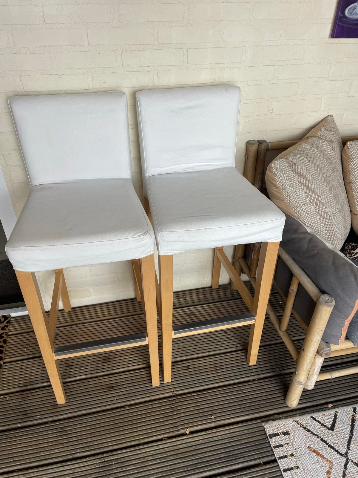 2x IKEA HENRIKSDAL barkrukken met witte hoezen, Huis en Inrichting, Barkrukken, Ophalen, Gebruikt, Met voetsteun, 60 tot 90 cm