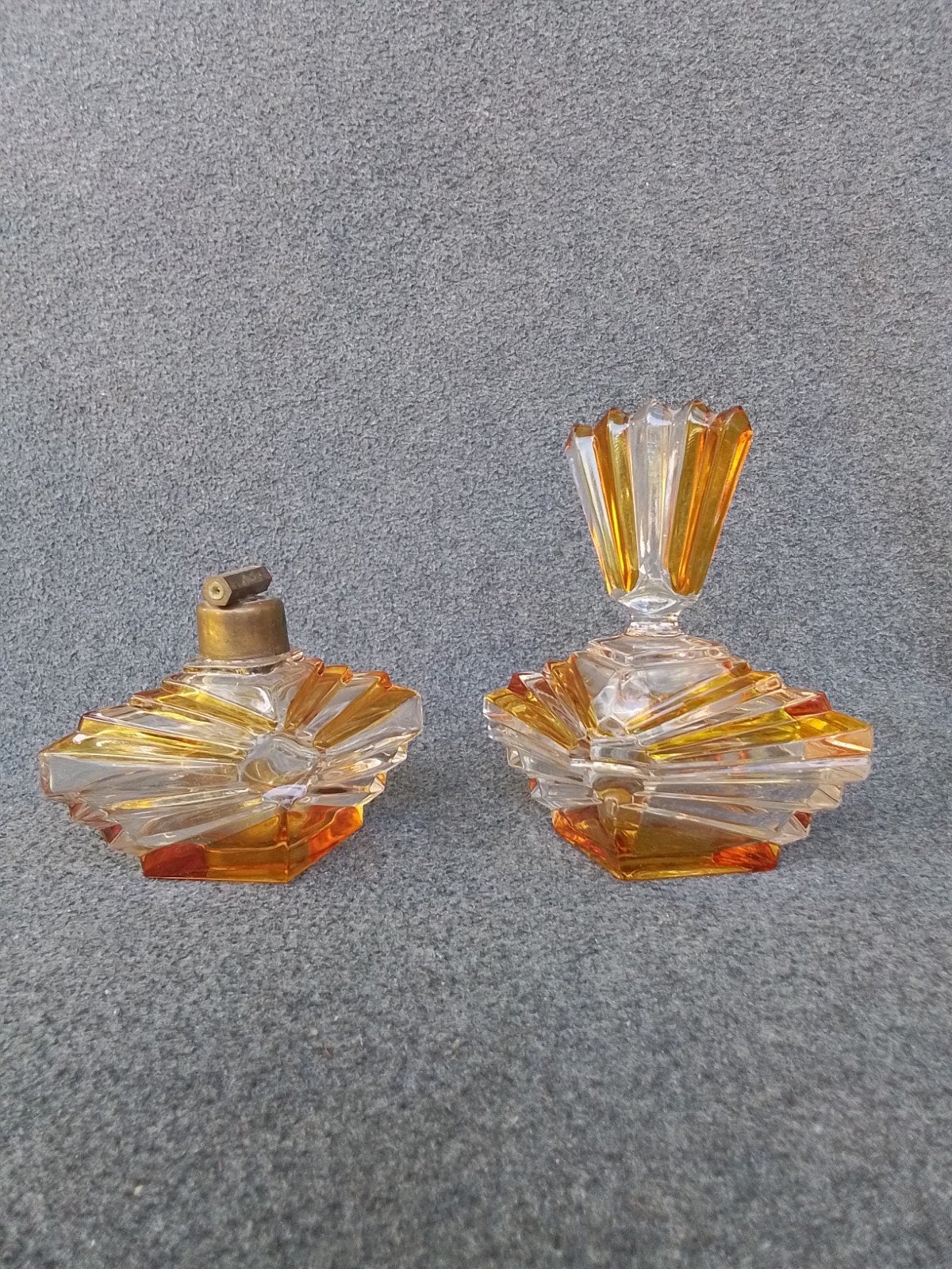 Art Deco Parfumfles en Dekseldoosje Set - Amber Glas, Verzenden