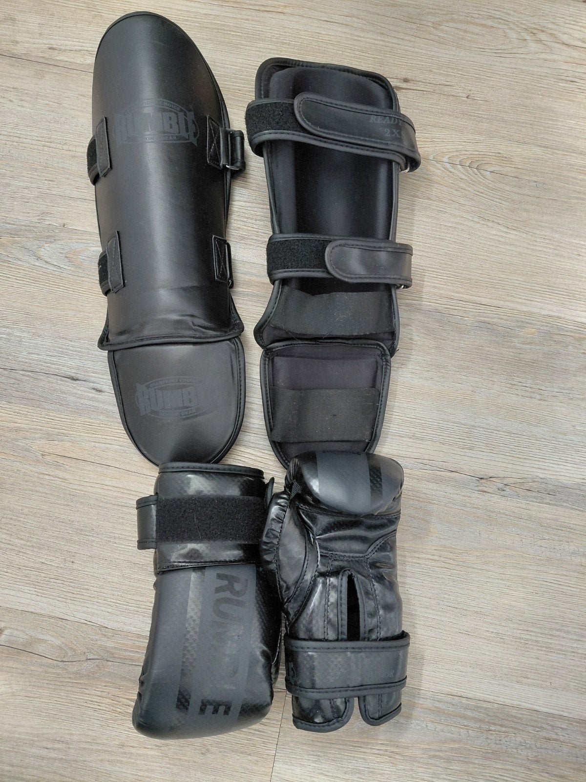 Kickboks scheenbeschemers en handschoenen, Gebruikt, Taekwondo, Maat XS of kleiner, Vechtsportbescherming