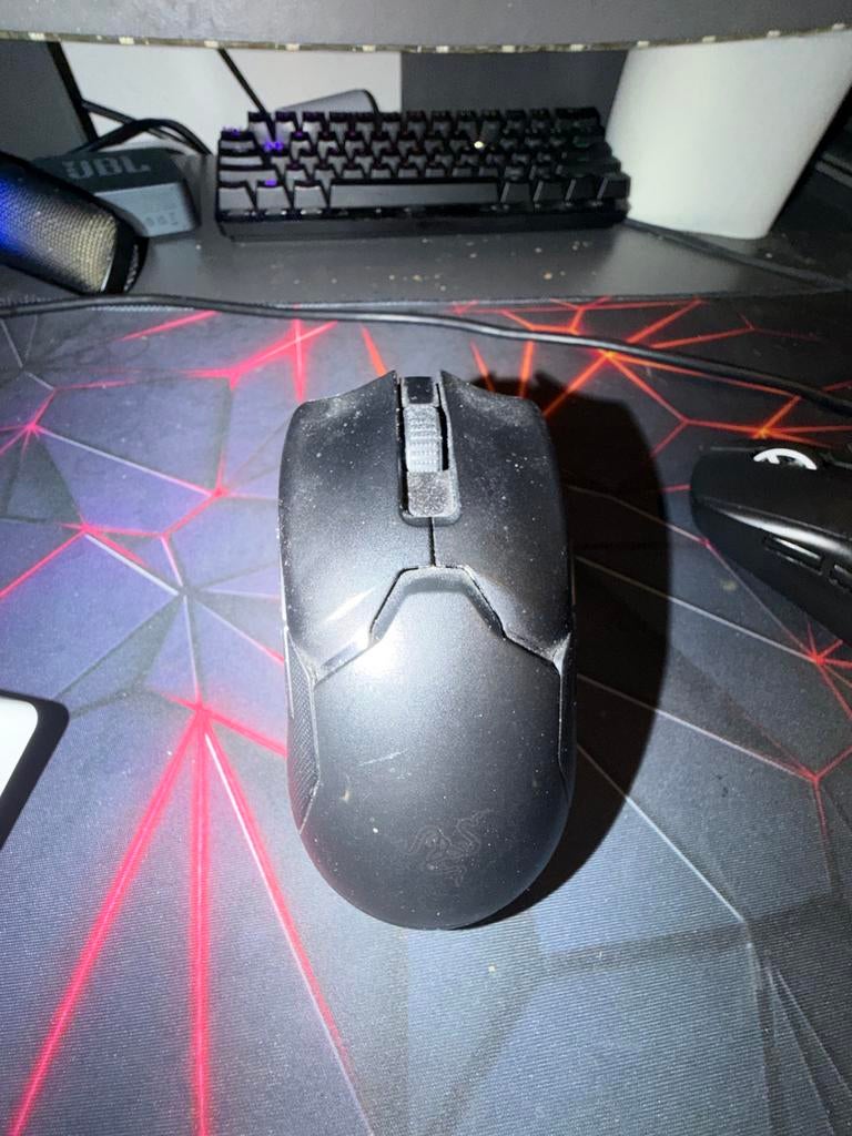 Razer Viper Ultimate met RGB dock (zonder kabel), Computers en Software, Muizen, Ophalen, Rechtshandig, Muis, Gaming muis