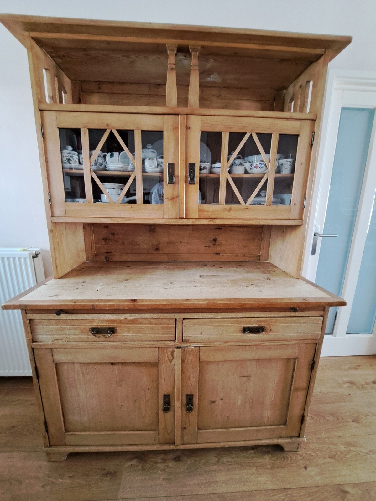 Antieke grenen buffetkast / keukenkast, Ophalen