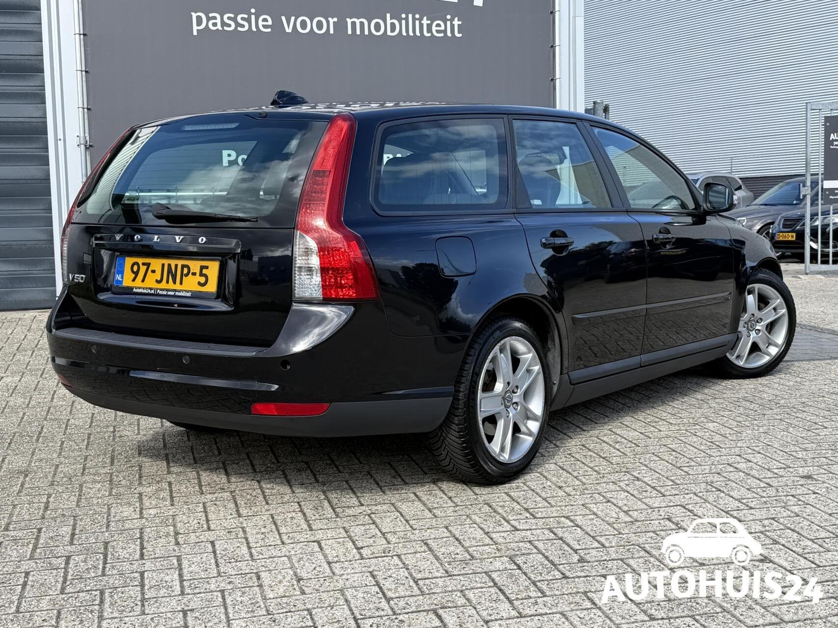 Volvo V50 1.8 Edition II 2009 LEDER APK-2027 17"velgen, Auto's, Voorwielaandrijving, 125 pk, Gebruikt, Zwart