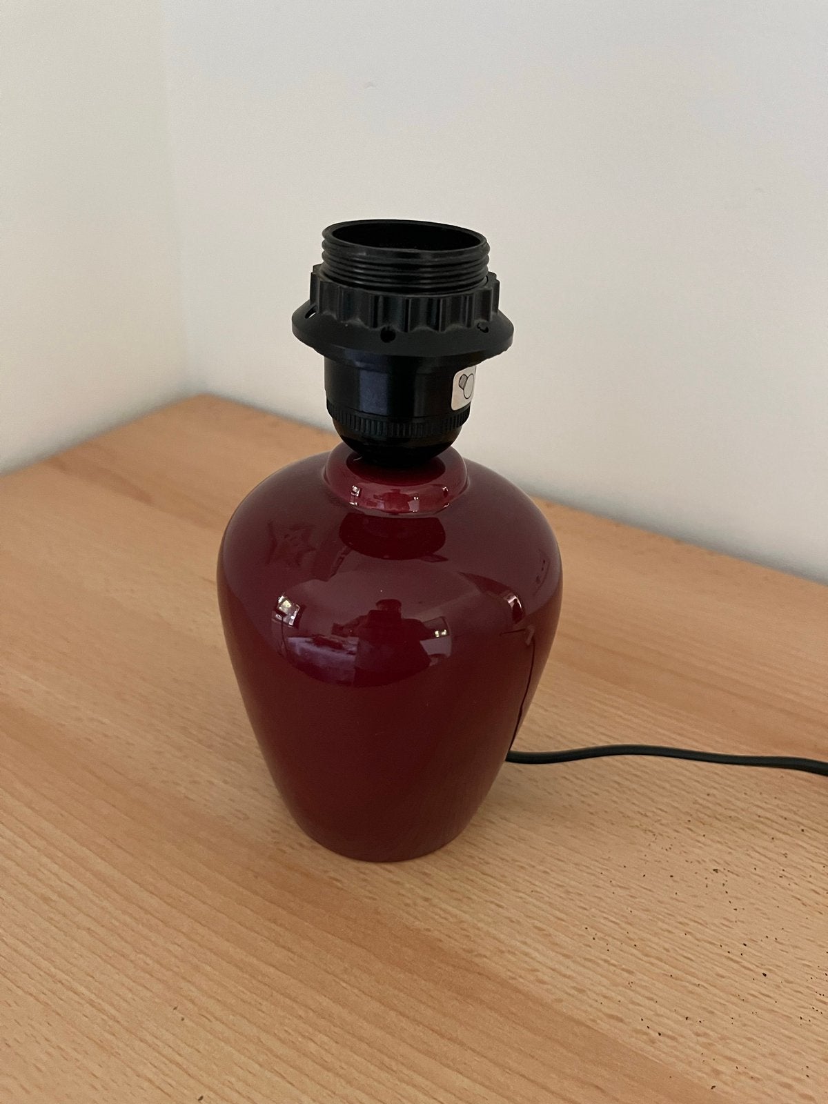 Vintage bordeauxrode tafellamp met E27 fitting, Gebruikt, Overige merken, Keramiek, Sfeerlamp