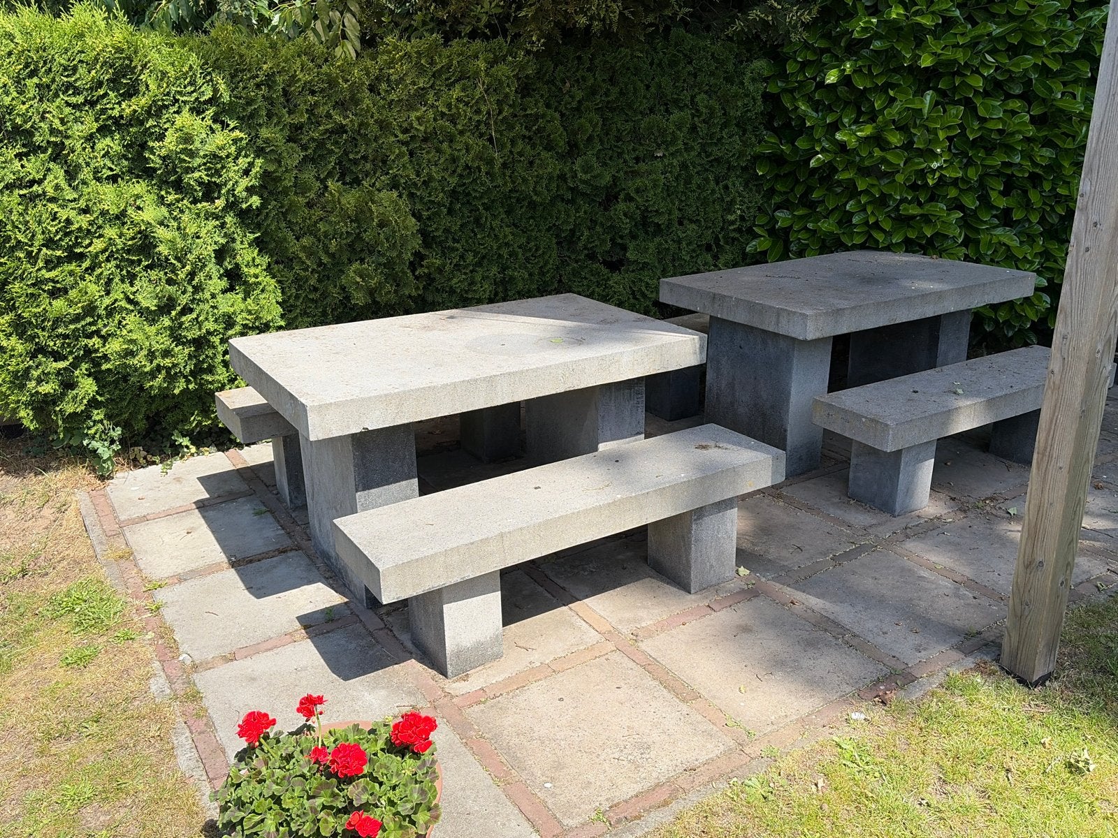 Robuuste betonnen picknicktafel met banken, Ophalen, Gebruikt, Rechthoekig, Overige materialen