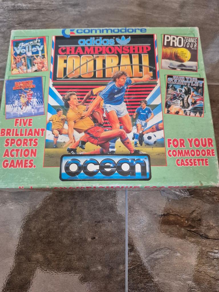commodore 64 c64 kassette 4 x games championship football, Ophalen of Verzenden, Zo goed als nieuw, Sport, 3 spelers of meer