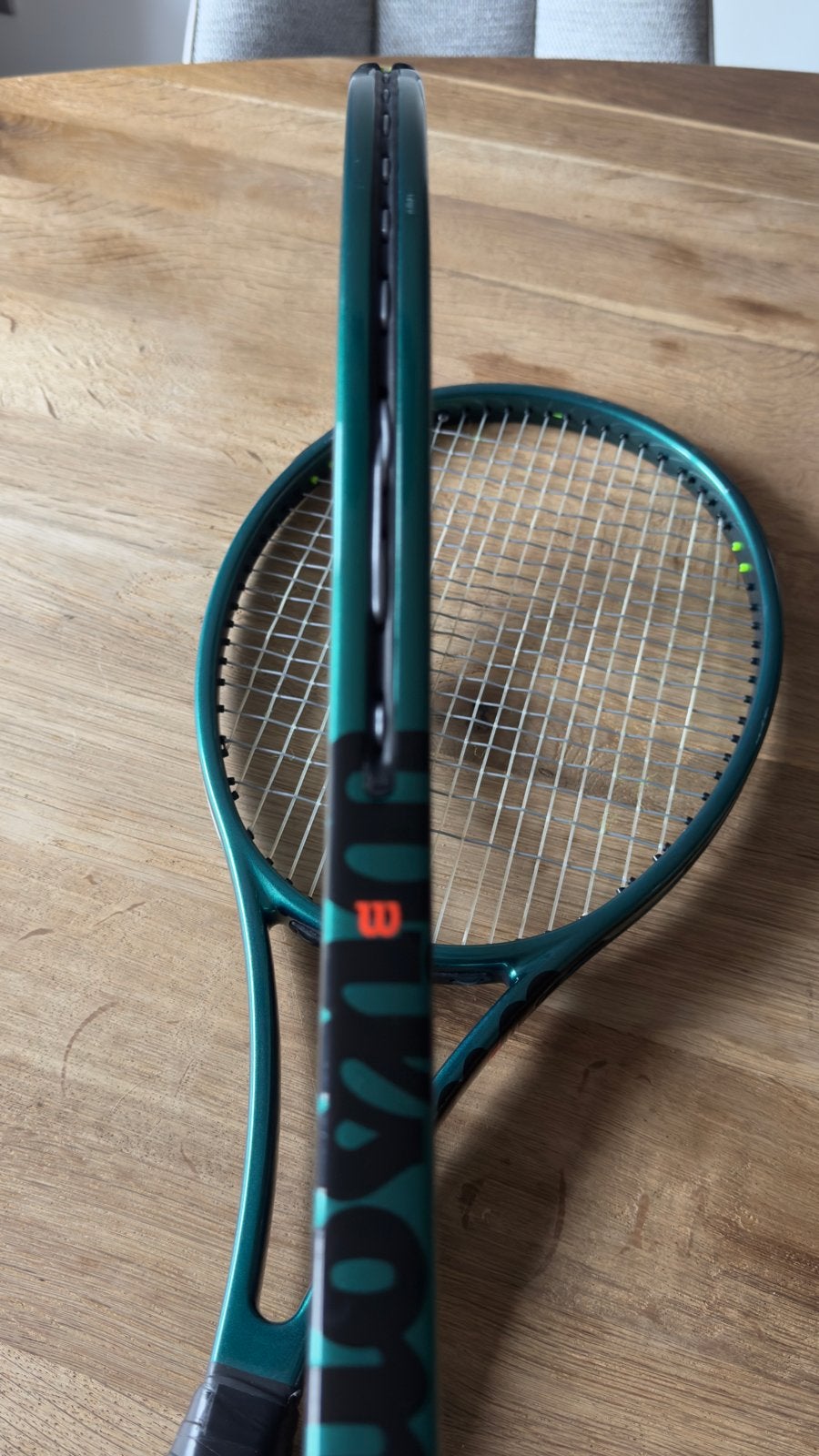 Foto 2 van 2x Wilson Blade Pro V9 Tennisrackets - Zo goed als nieuw