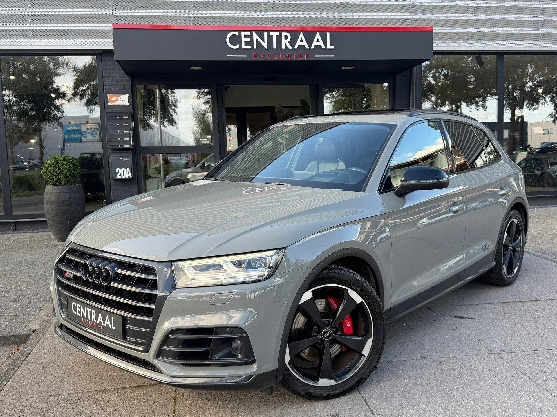 Audi SQ5 3.0 TFSI SQ5 quattro Pano|B&O|Memory|Luchtvering|BT, Auto's, Automaat, Gebruikt, Zwart, 2995 cc