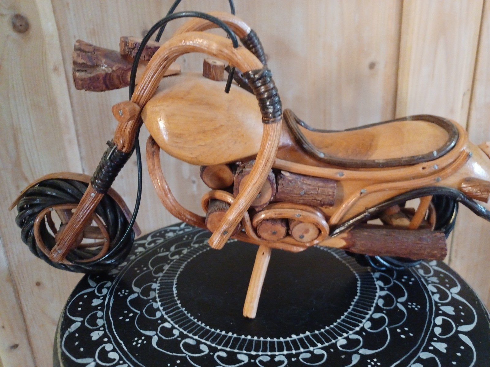 Houten motorfiets sculptuur  harley davidson, Overige onderwerpen, Ophalen of Verzenden, Handgemaakt, 20 - 50 cm