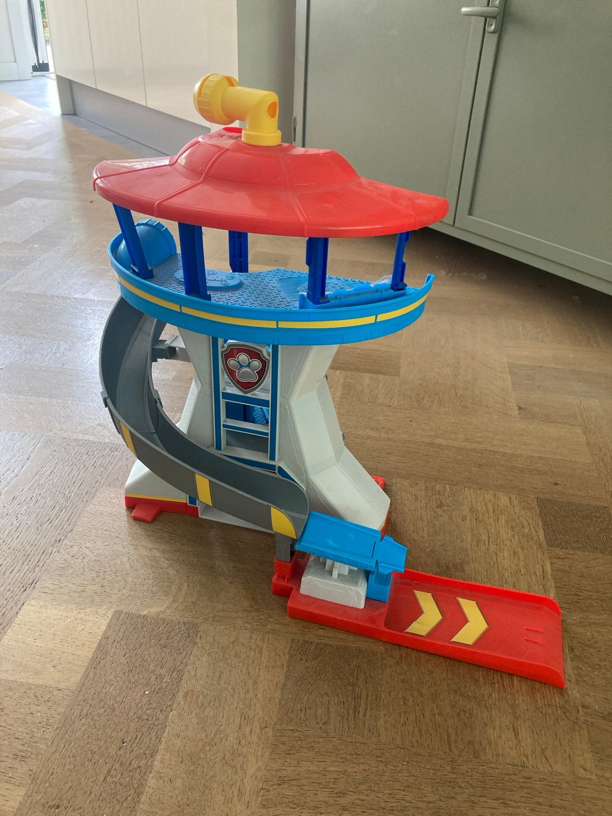Paw Patrol Uitkijktoren met Lift en Lanceerplatform, Ophalen, Gebruikt, Jongen of Meisje
