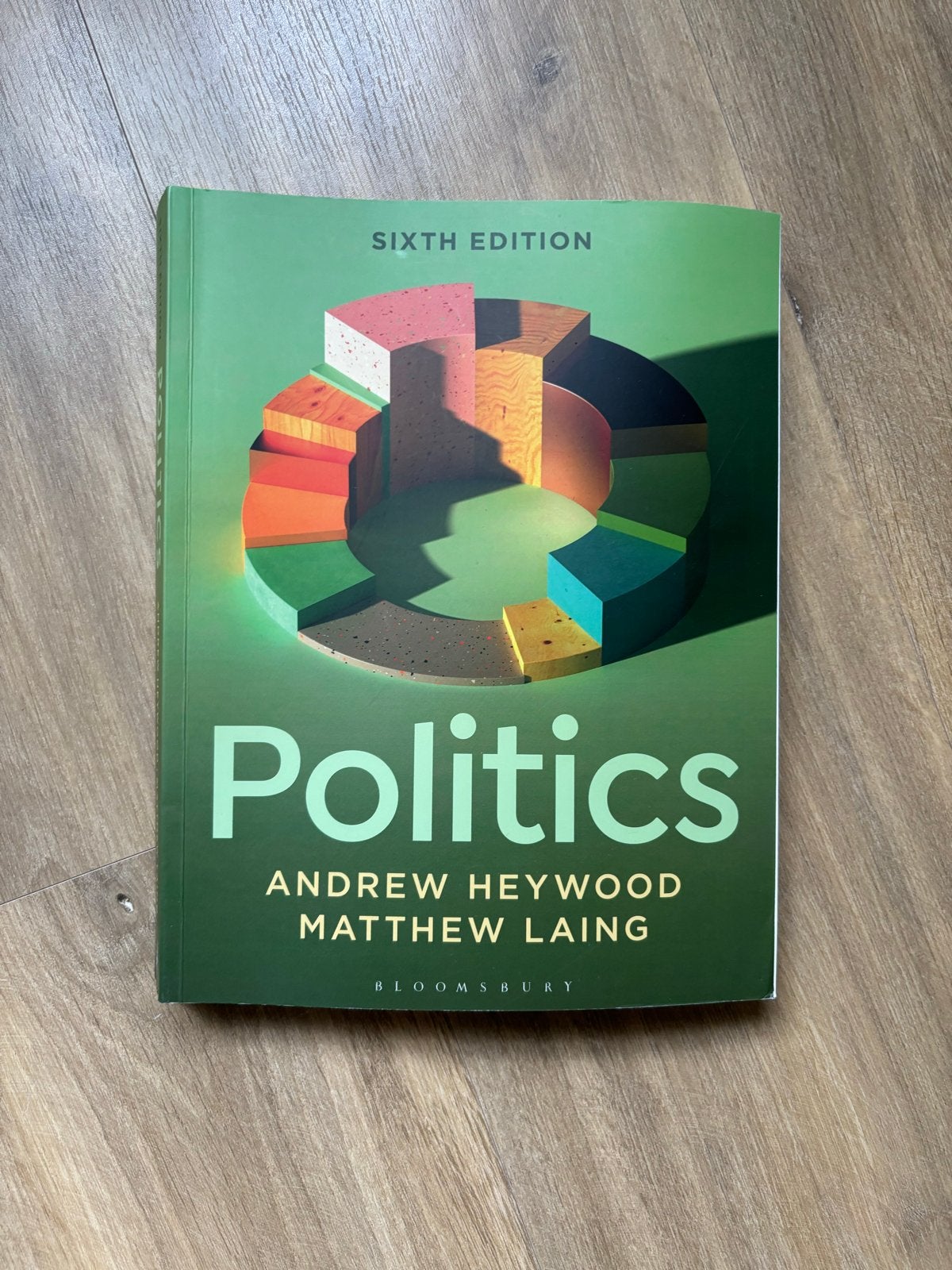 Politics - Andrew Heywood & Matthew Laing (6e editie), Boeken, Ophalen of Verzenden, Gamma, Zo goed als nieuw, HBO