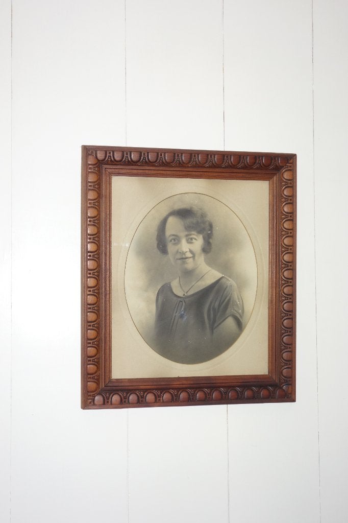 Prachtige bewerkte antieke jaren 30 Franse houten fotolijst, Audio, Tv en Foto, Fotografie | Fotolijsten, Hout, Hangend, Standaard fotolijst