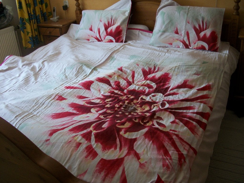 Dekbedovertrek, 2 Slopen - Essenza Roze - 240 x 200 - zgan, Dekbedovertrek, Tweepersoons, Ophalen of Verzenden, Zo goed als nieuw