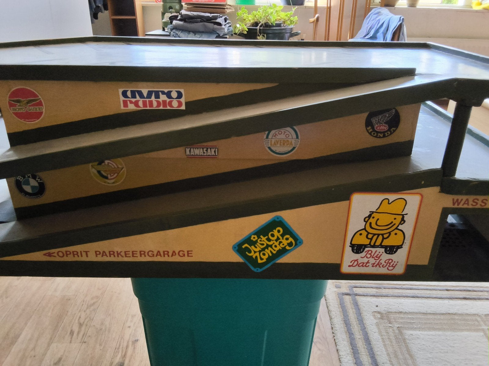 prachtige zelfgemaakte grote garage voor dinky toys, Ophalen, Gebruikt, Auto, Dinky Toys