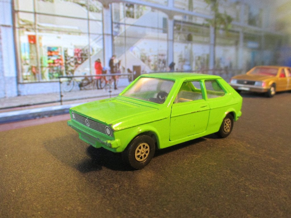 1:36 Volkswagen Polo Mk.1 - Corgi Appelgroen, Ophalen of Verzenden, Gebruikt, Auto, Overige merken