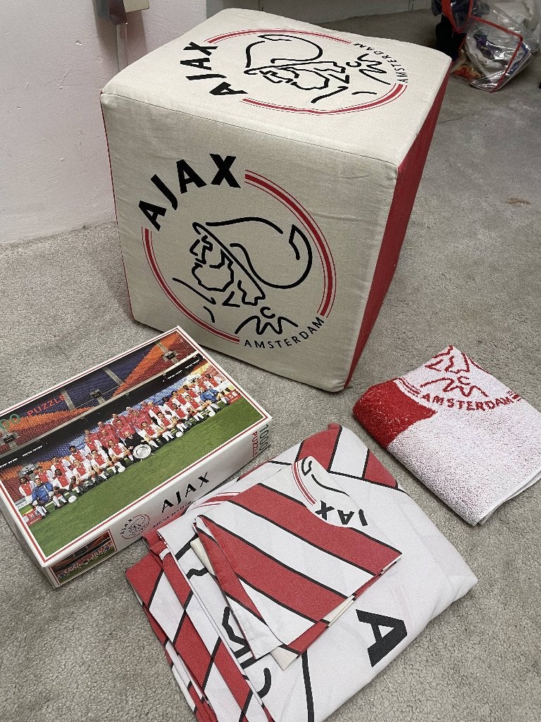 Ajax poef, dekbed, puzzel en handdoek, Maat M, Ophalen, Gebruikt, Clubaccessoires