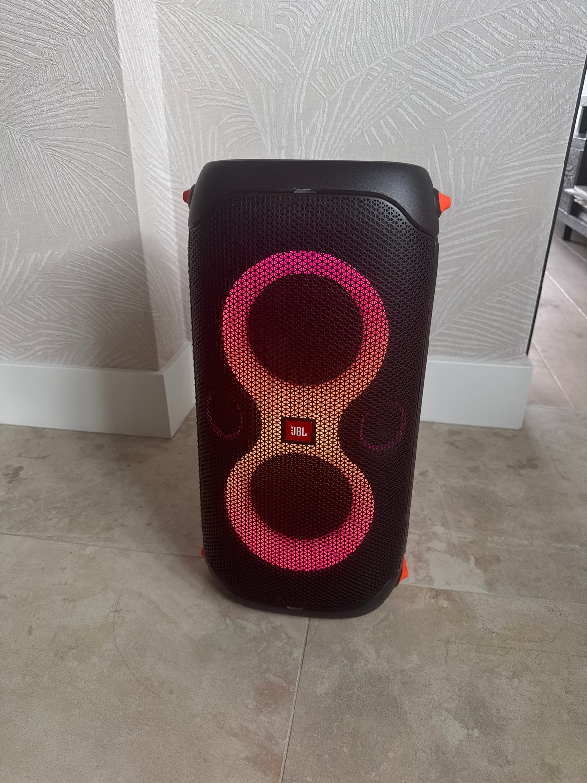 JBL PartyBox 110 met 2 draadloze microfoons en oplader, JBL, Party speaker, Ophalen of Verzenden, Zo goed als nieuw
