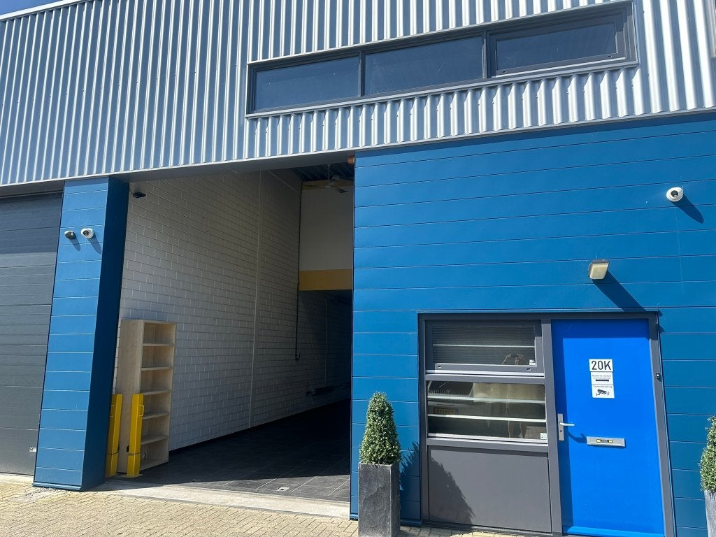 Opslagloods met kantoor en parking te huur Engelen Den Bosch, 160 m², Huur, Bedrijfsruimte