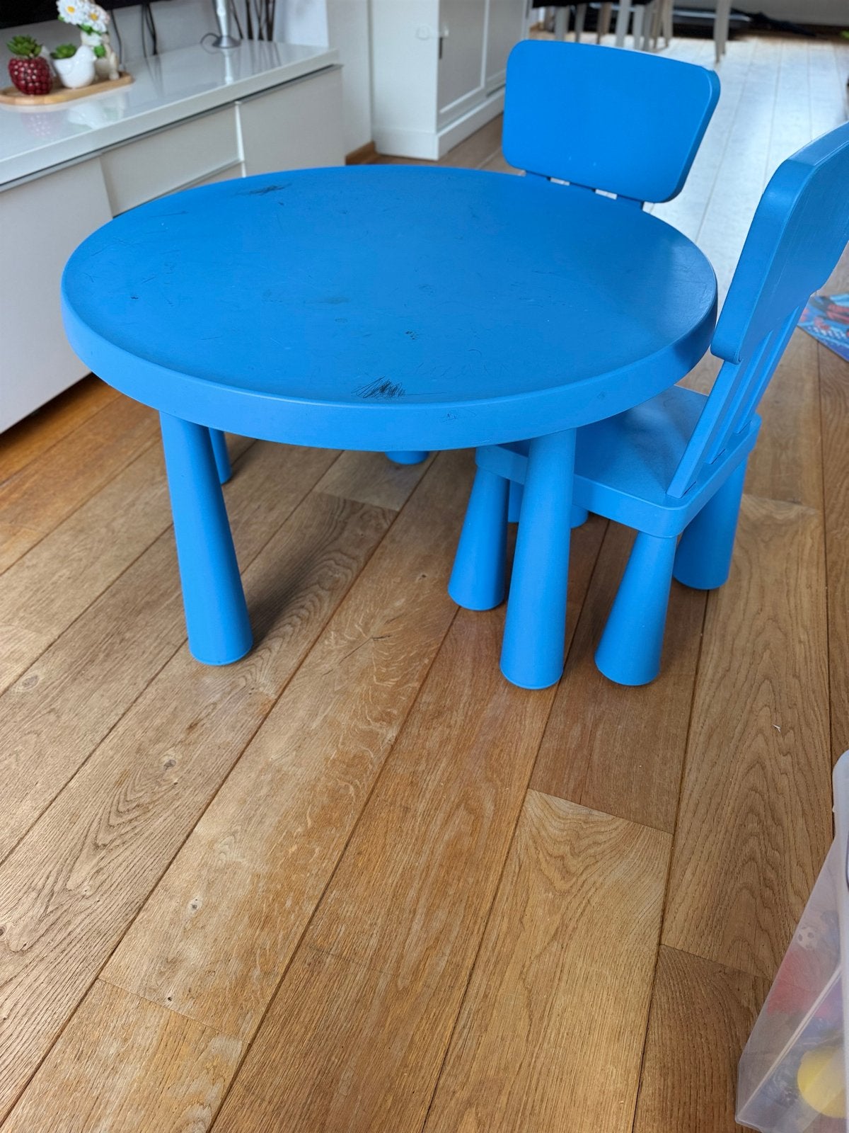 Blauwe kindertafel met 2 stoeltjes, Ophalen of Verzenden, Gebruikt, Tafel(s) en Stoel(en)