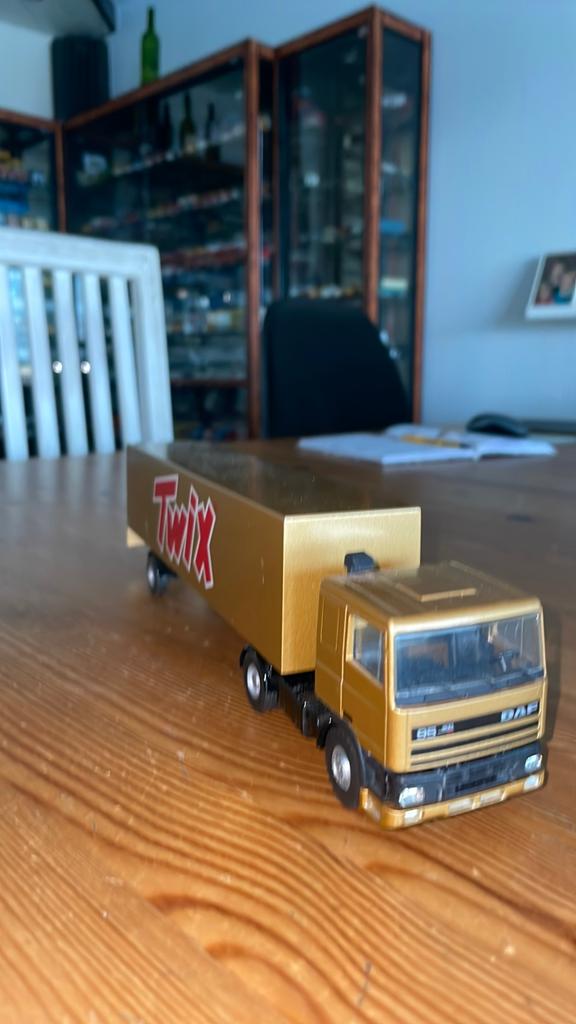 Daf 95 400 Ati truck met oplegger “Twix”, Ophalen of Verzenden, Zo goed als nieuw, Bus of Vrachtwagen, Lion Toys