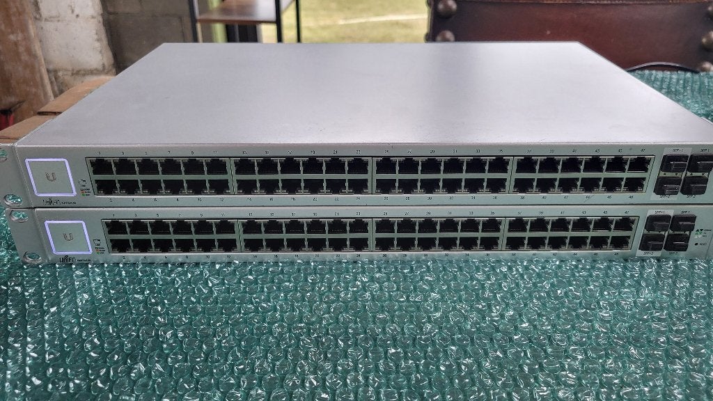 Ubiquiti UniFi Switch 48 (USW-48) - 48-Port Gigabit 10GB/SFP, Ophalen of Verzenden, Zo goed als nieuw