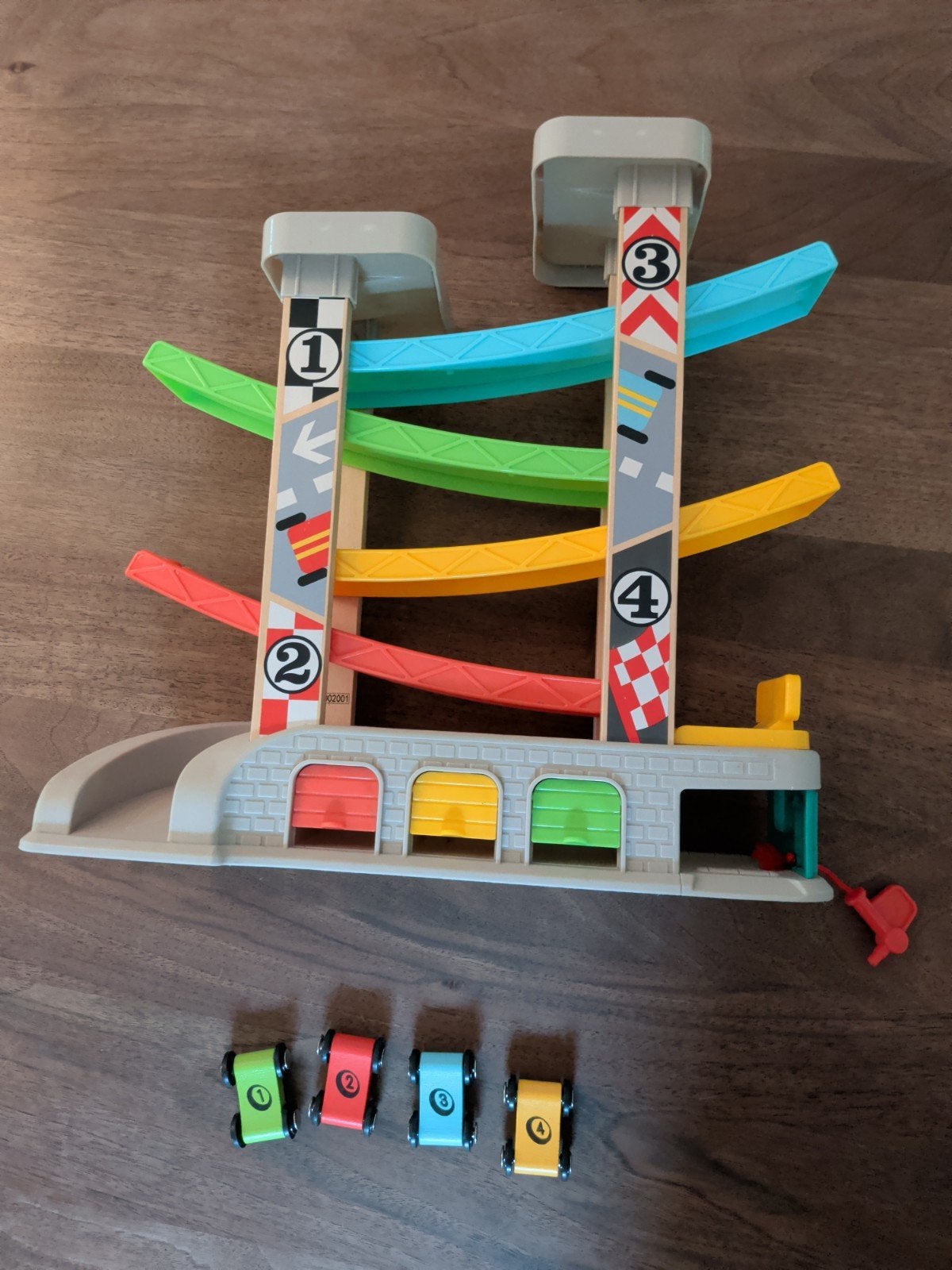 Complete autobaan met 4 auto's - Small foot racebaan, Ophalen of Verzenden, Zo goed als nieuw