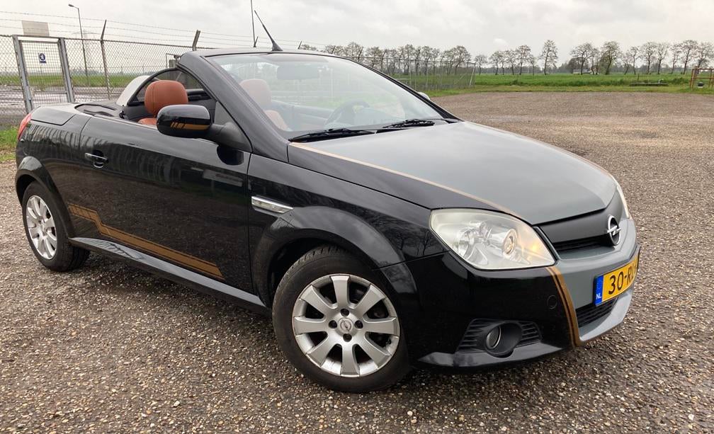 Unieke Opel Tigra 1.4 16V Enjoy Twintop 2005 Zwart, Auto's, Opel, Voorwielaandrijving, Lederen bekleding, 4 cilinders, Cabriolet