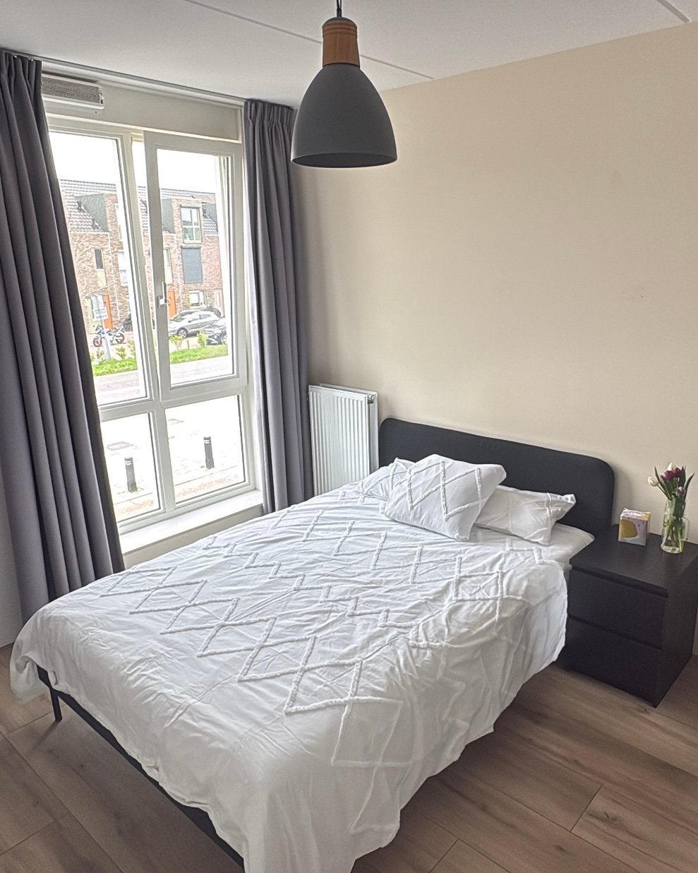 IKEA Slattum bed + Vesteroy matras + Grusnarv matrasbescherm, Ophalen, Gebruikt, Zwart, Tweepersoons