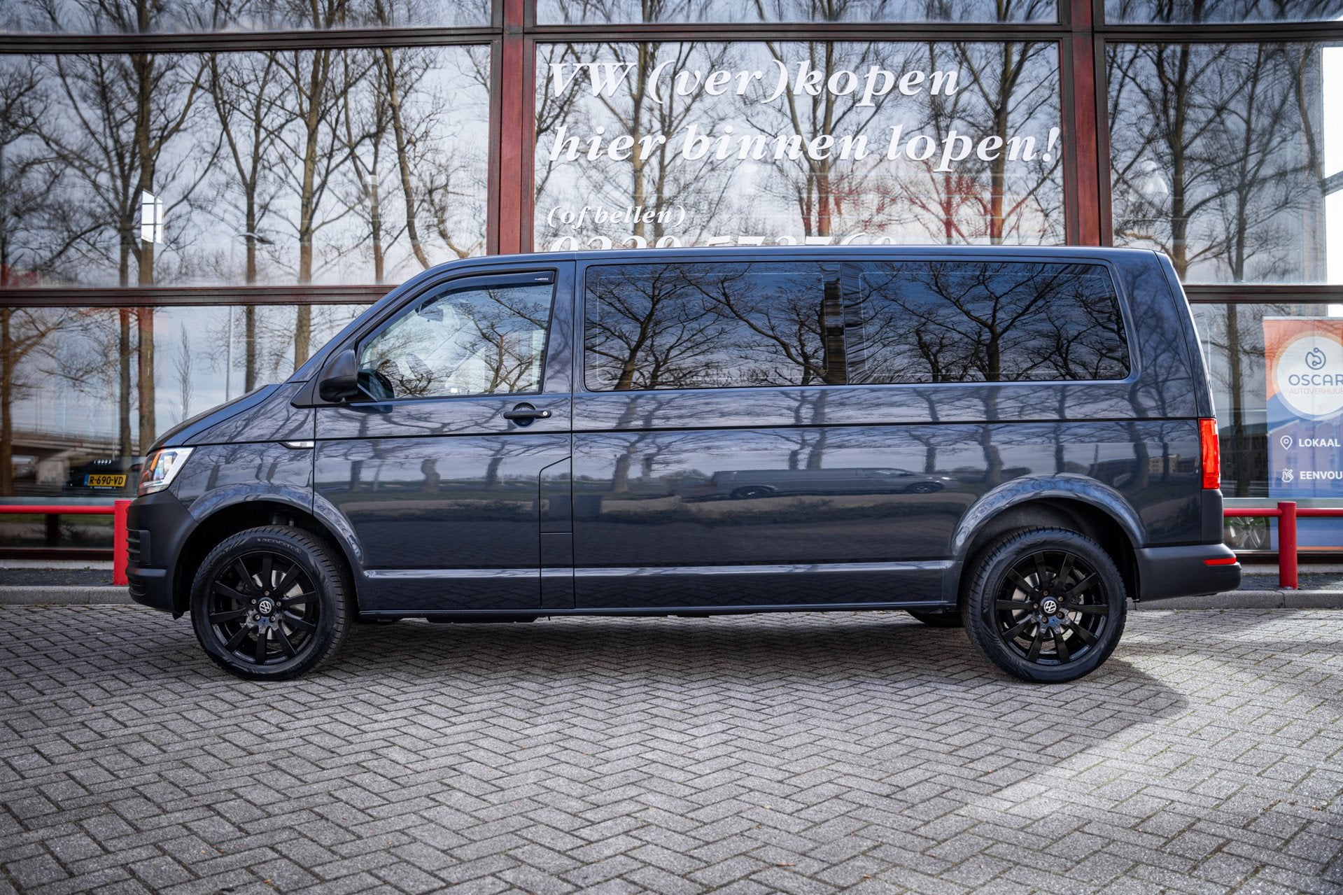 Volkswagen Transporter Kombi 2.0 TDI 150pk DSG aut. | 9 pers, Auto's, Gebruikt, 150 pk, Blauw, 2500 kg