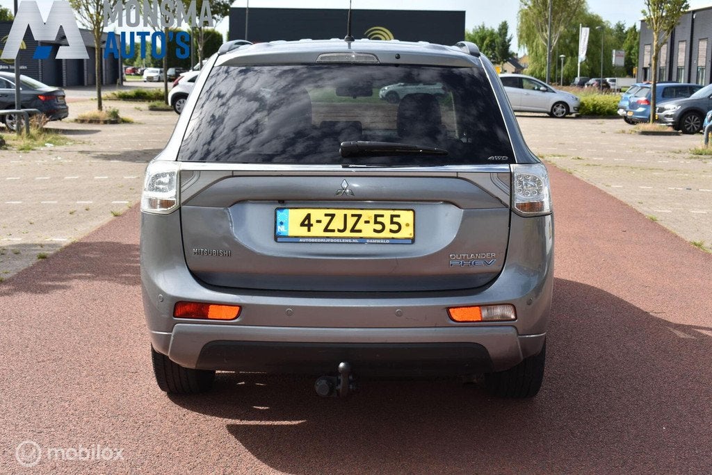 Mitsubishi Outlander 2.0 PHEV Executive Edition *EXPORT!*, Auto's, Mitsubishi, 4 cilinders, Leder en Stof, Origineel Nederlands