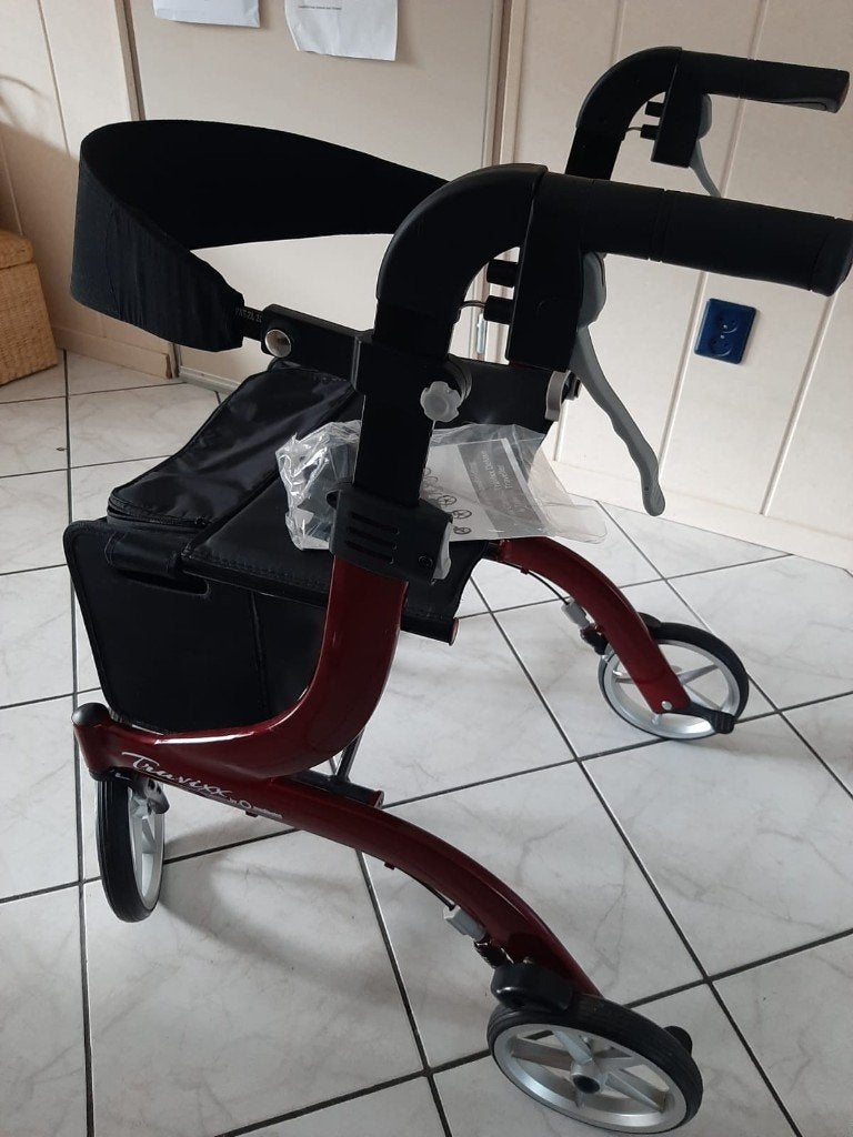 Zo goed als nieuwe Travixx Lumière rollator, Ophalen, Lichtgewicht, Zo goed als nieuw