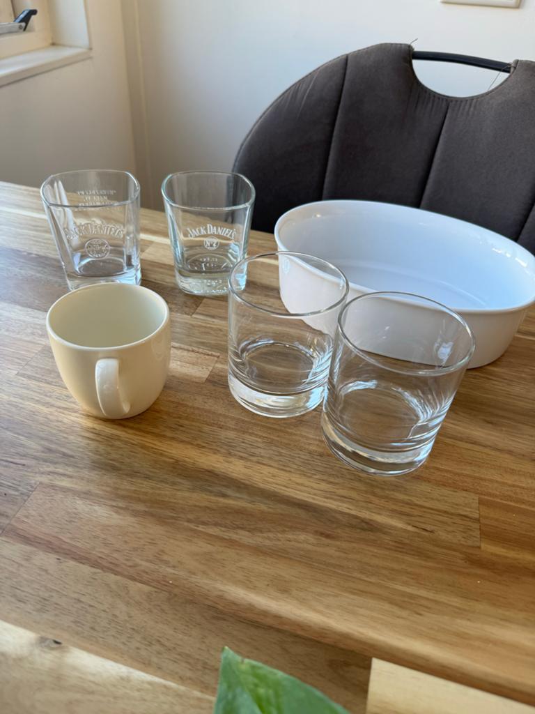 Gratis: Whiskey glazen, koffiekopje en ovenschaal, Ophalen, Glas of Glazen, Gebruikt, Glas