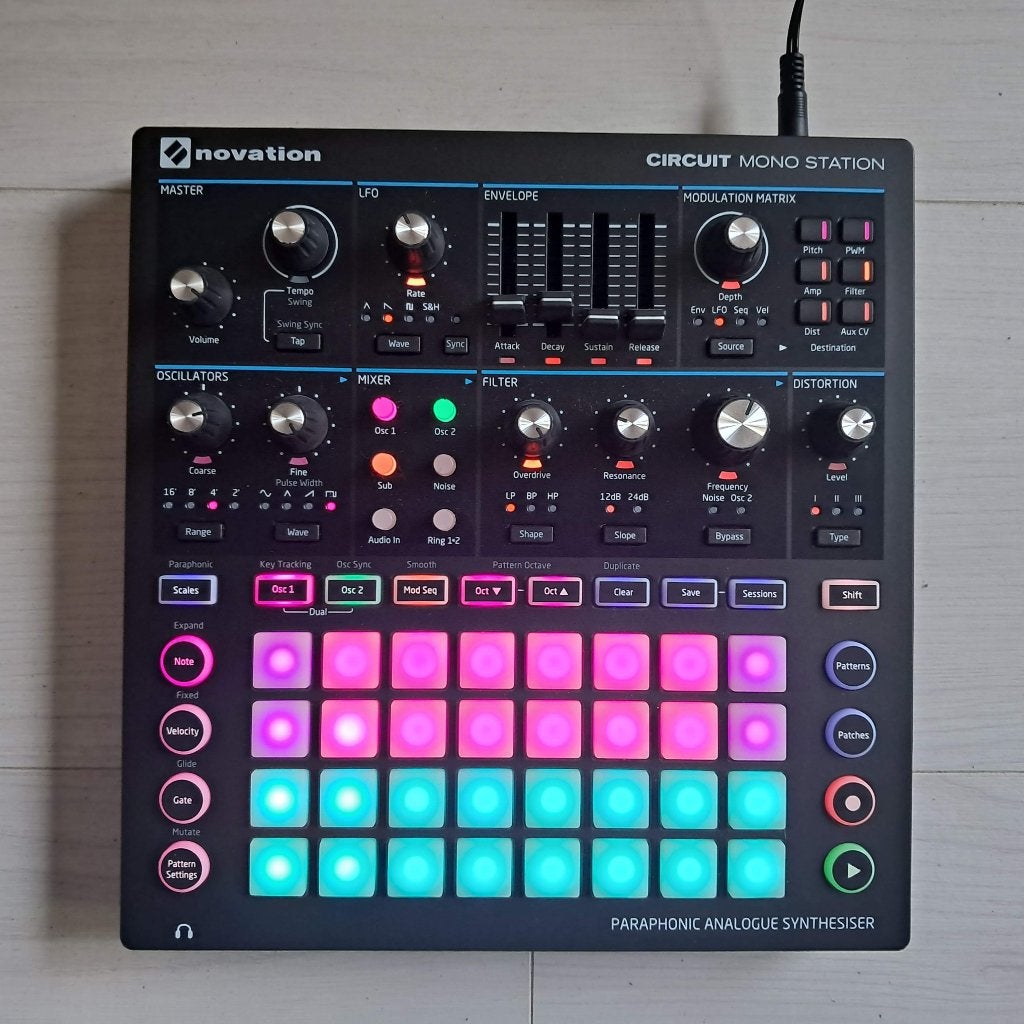 Novation Circuit Mono Station, Novation, Zo goed als nieuw, Met midi-aansluiting, Overige aantallen