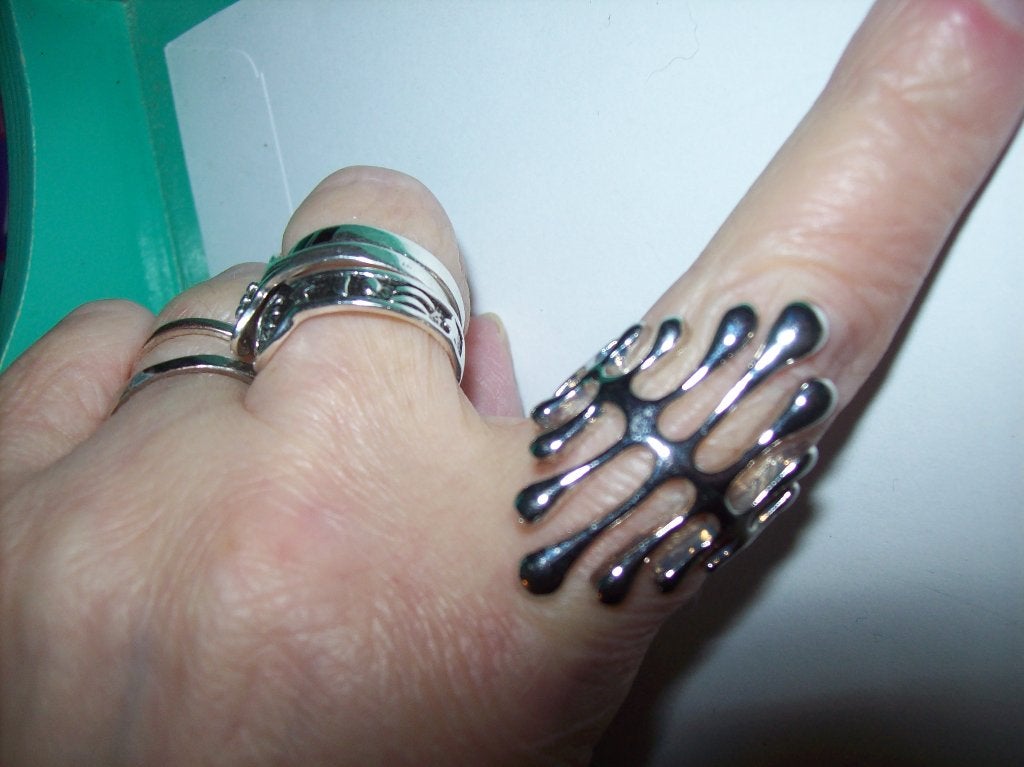 Ring Zilvertint Mooi Fraai model puntjes Maten 17 en 18, 18 tot 19, Nieuw, Dame, Zilver