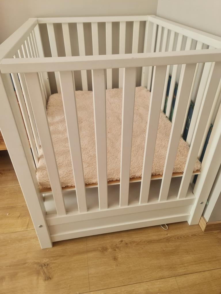 Witte box met lade, Ophalen, Gebruikt, Vierkant, In hoogte verstelbaar