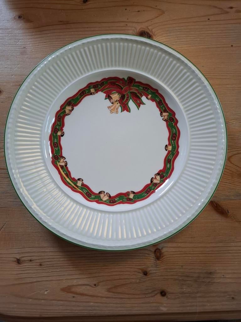 Wedgwood Christmas Time bord zgan, Huis en Inrichting, Keuken | Servies, Ophalen of Verzenden, Zo goed als nieuw, Porselein, Wedgwood