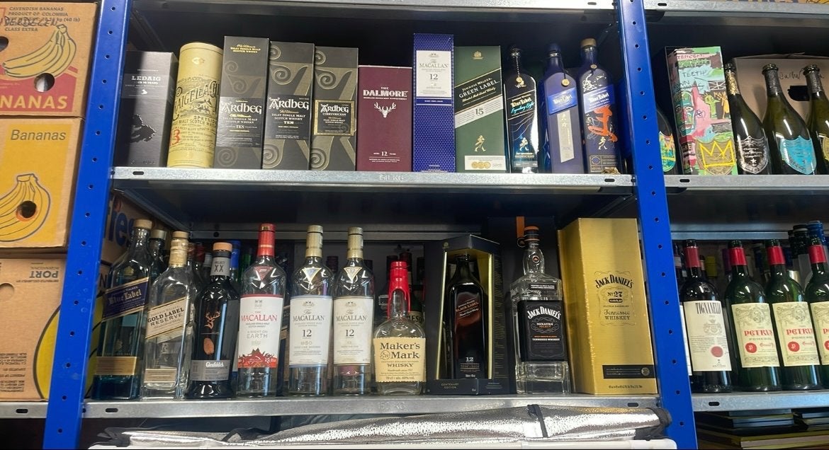 Diverse lege whiskey flessen - decoratie/verzameling, Ophalen of Verzenden, Gebruikt, Overige kleuren, Glas